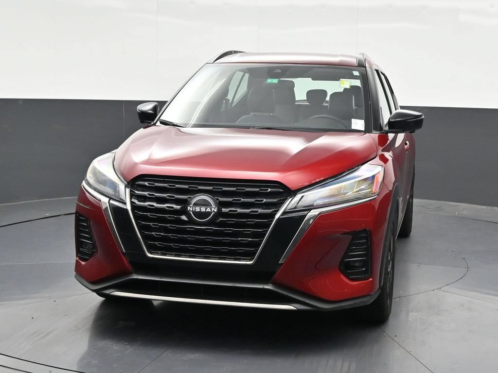Used 2023 Nissan Kicks SR w/ SR Premium Package FWD image 9