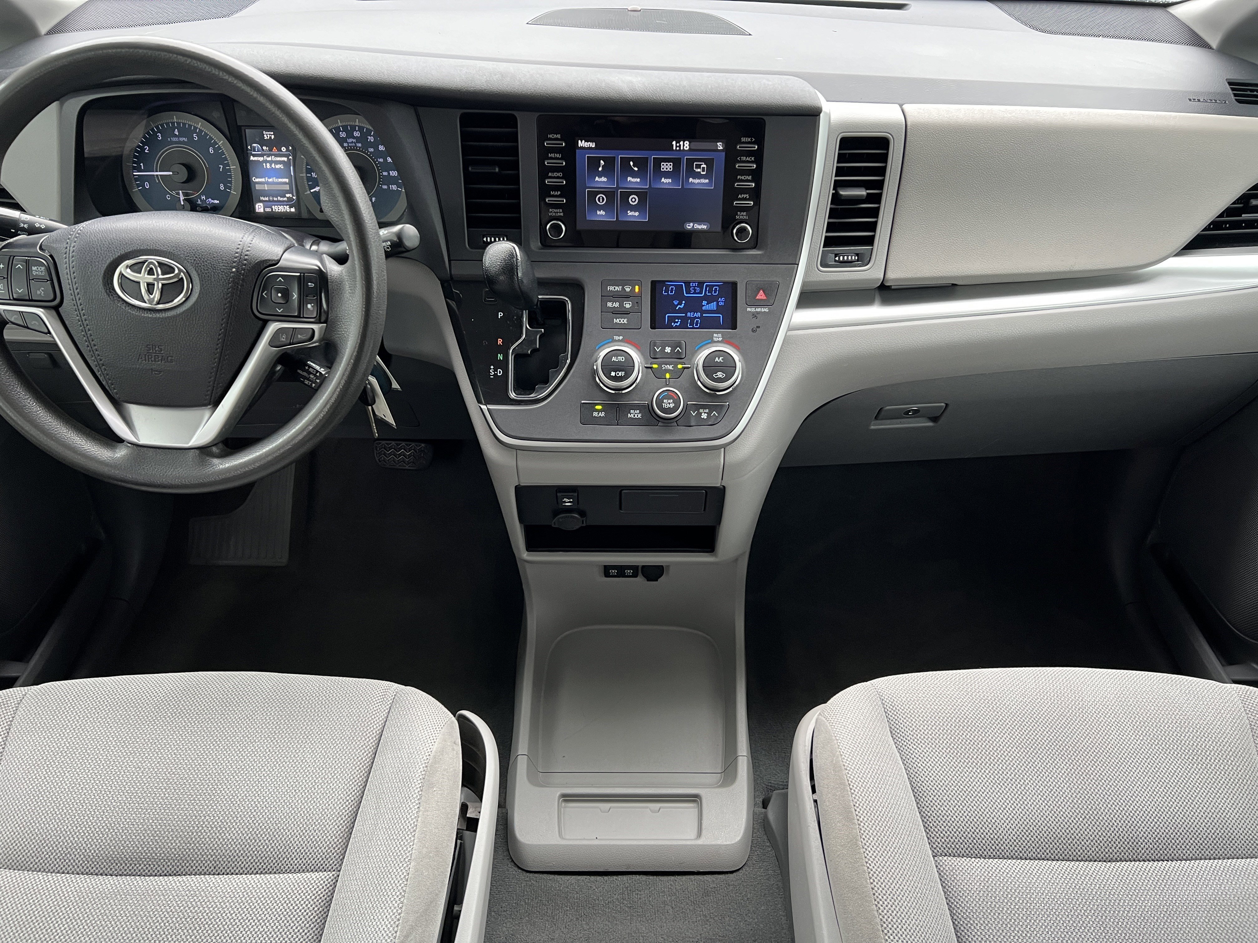 Used 2020 Toyota Sienna L FWD image 30