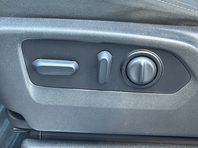 Used 2022 Chevrolet Silverado 1500 LT RWD image 12