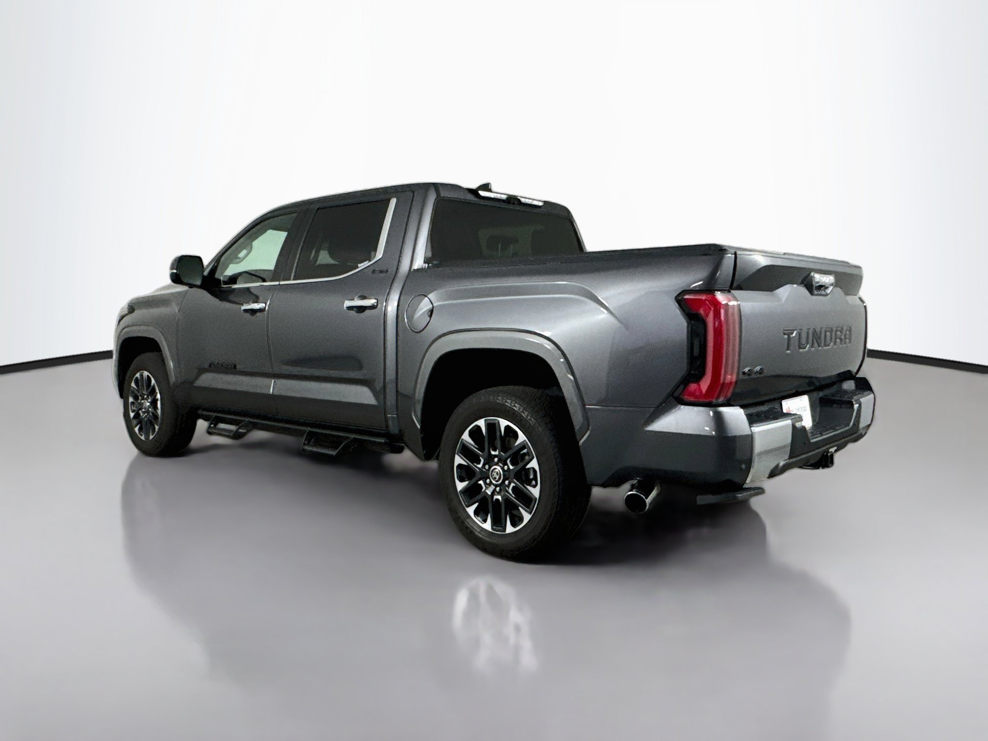 Used 2024 Toyota Tundra Limited AWD/4WD image 5