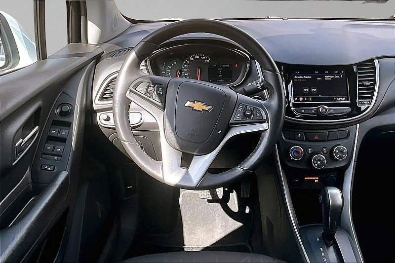 Used 2022 Chevrolet Trax LT w/ LT Convenience Package FWD image 6