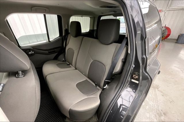 Used 2015 Nissan Xterra S w/ Nevada Tow Package AWD/4WD image 19