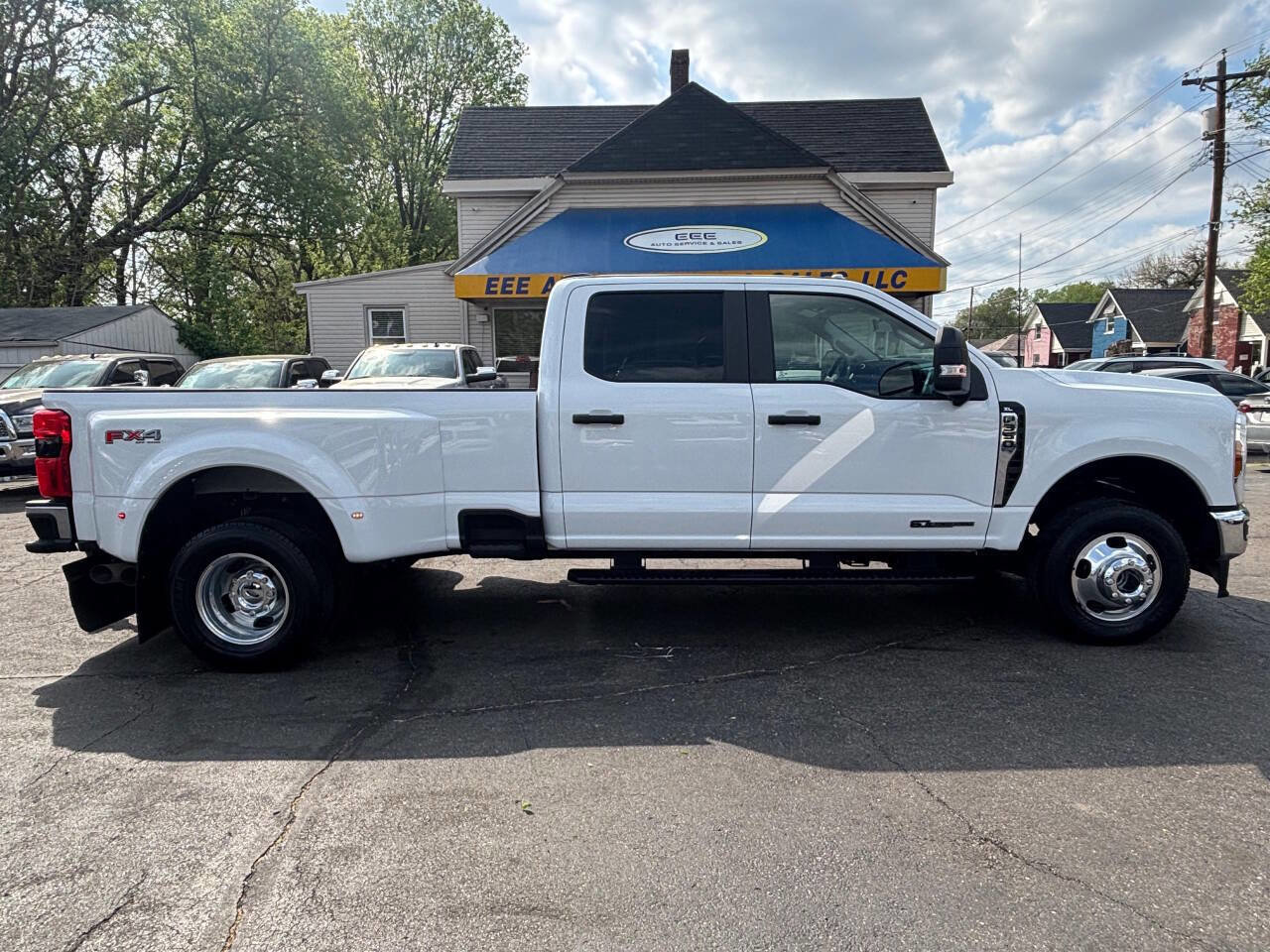 Used 2024 Ford F350 XL w/ 360-Degree Camera Package AWD/4WD image 1
