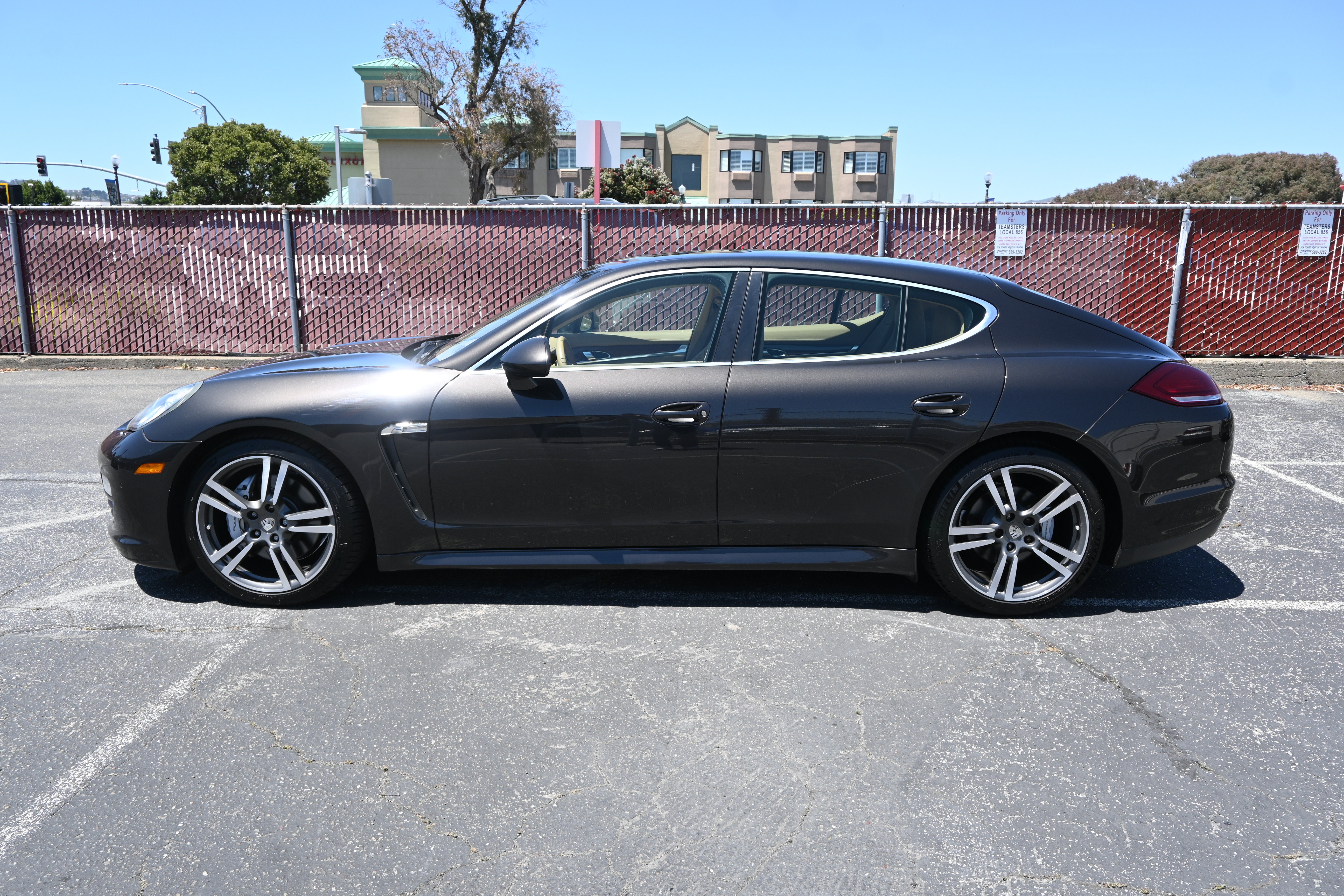 Used 2011 Porsche Panamera S RWD image 4