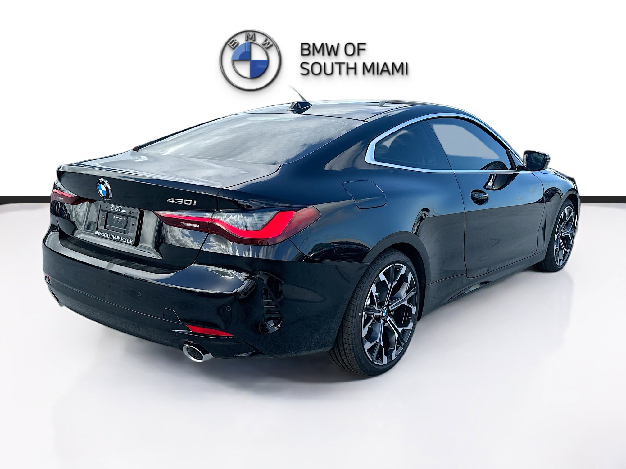New 2026 BMW 430i Coupe w/ Parking Assistance Package RWD image 6