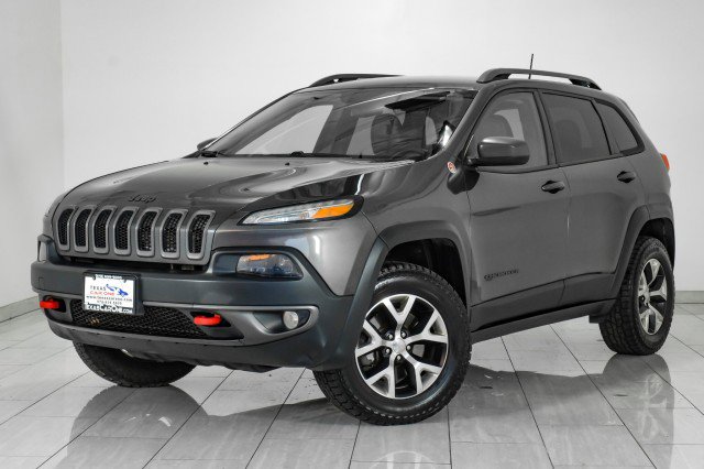 Used 2017 Jeep Cherokee Trailhawk w/ Cold Weather Group image 4