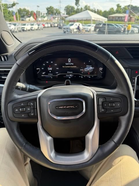 Used 2024 GMC Yukon Denali w/ Advanced Technology Package AWD/4WD image 12