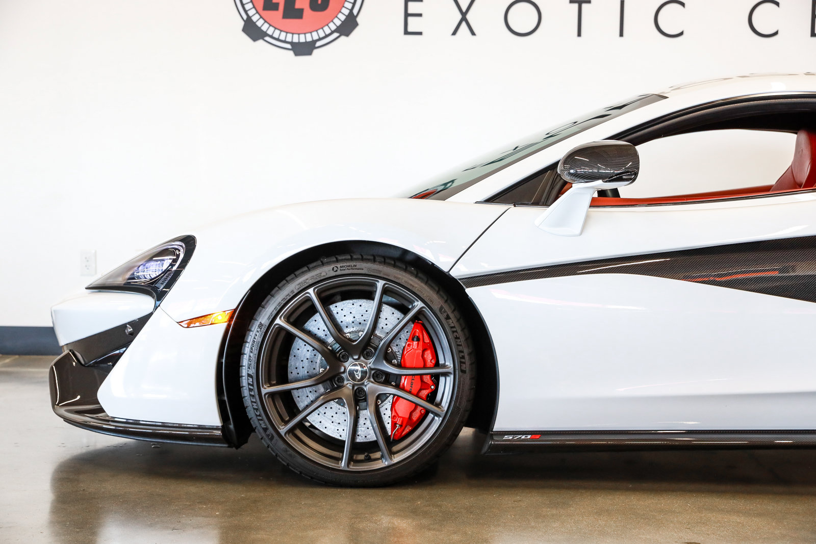 Used 2016 McLaren 570S Coupe RWD image 20