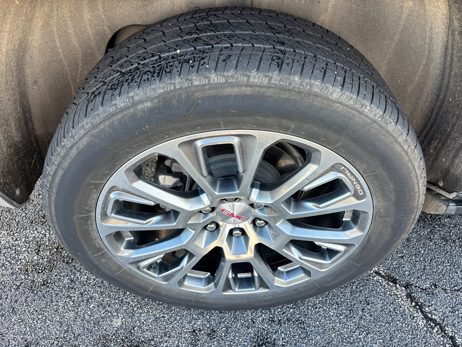 Used 2025 GMC Yukon Denali w/ Sun & Power Step Package AWD/4WD image 10