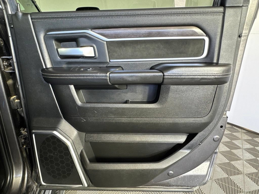 Certified 2025 RAM 3500 Laramie AWD/4WD image 40