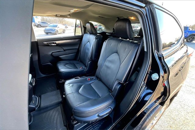 Used 2021 Toyota Highlander Limited image 22