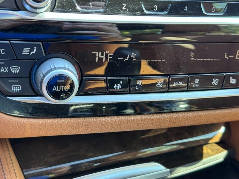Used 2018 BMW 530i xDrive AWD/4WD image 25