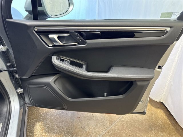 Used 2021 Porsche Macan S image 27