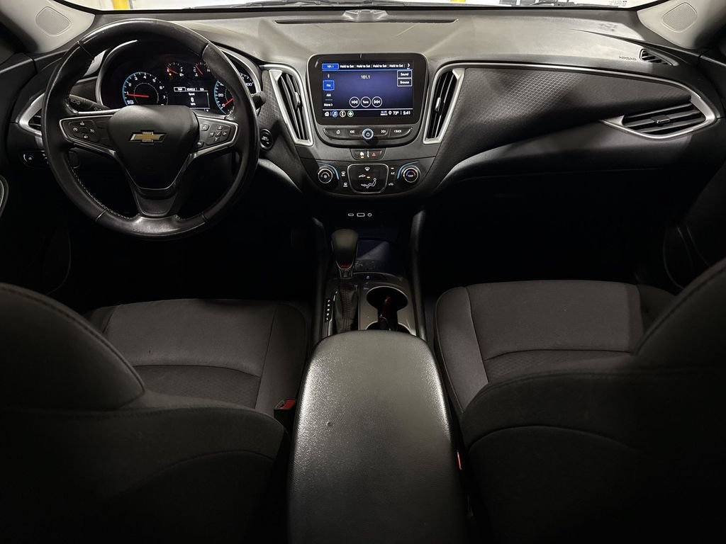 Used 2021 Chevrolet Malibu RS FWD image 10