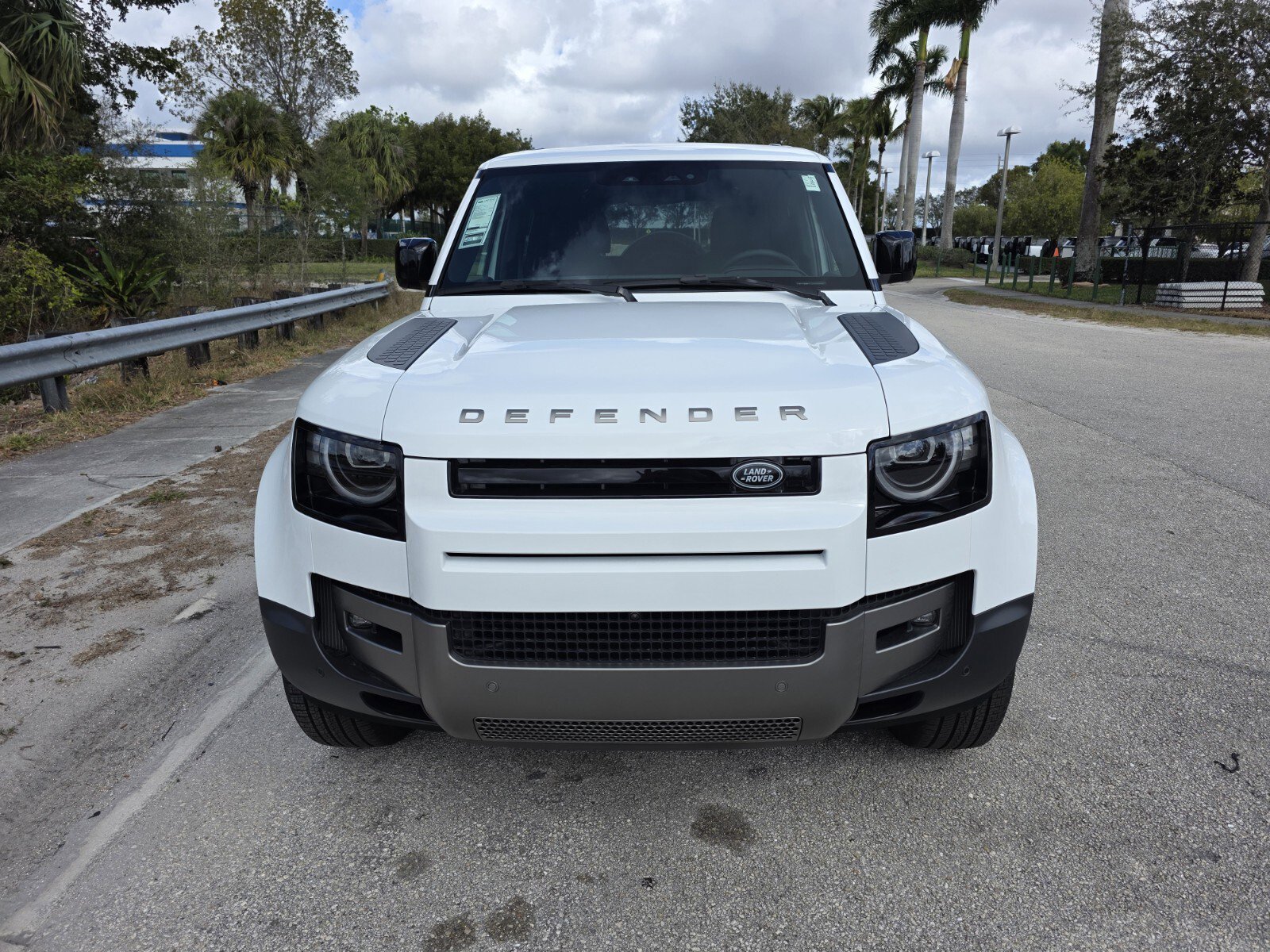 Used 2026 Land Rover Defender 130 S image 8