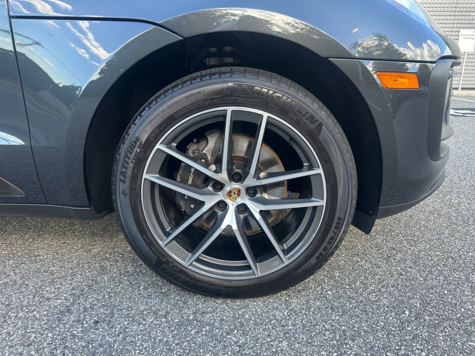 Used 2022 Porsche Macan AWD/4WD image 24