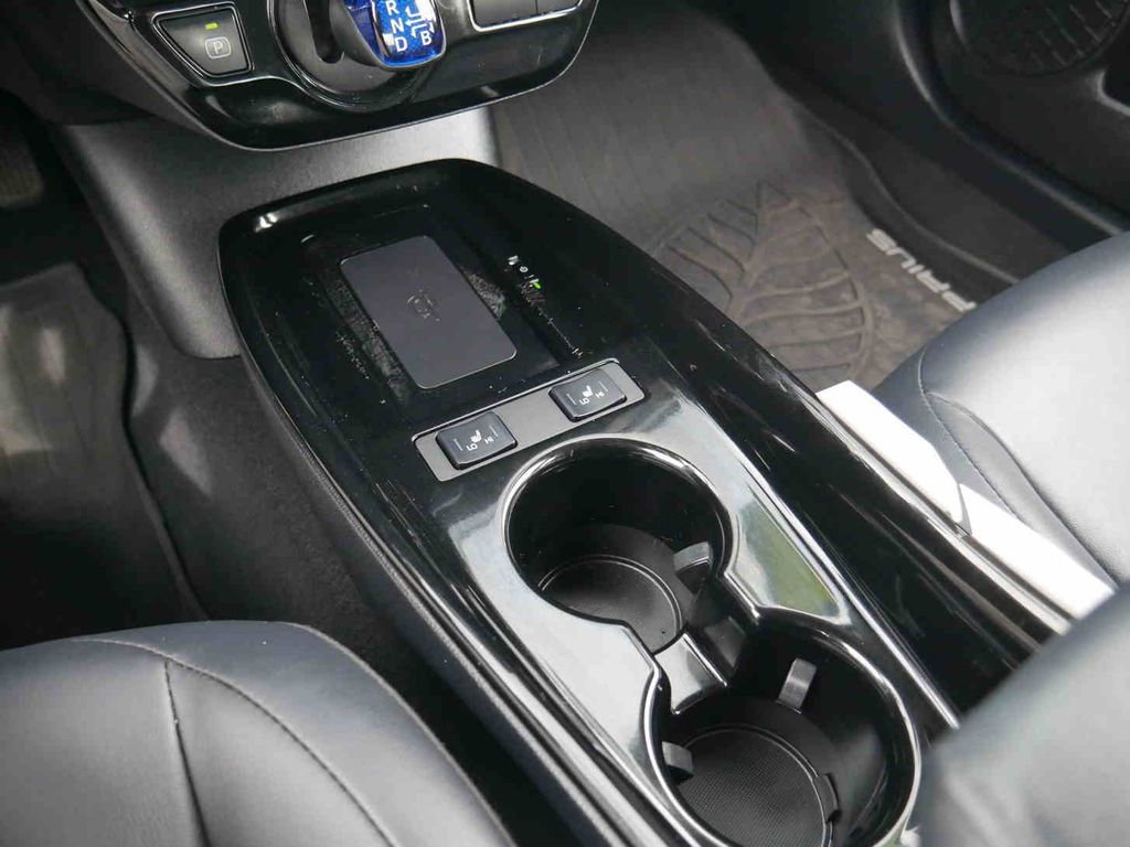 Used 2019 Toyota Prius XLE image 27