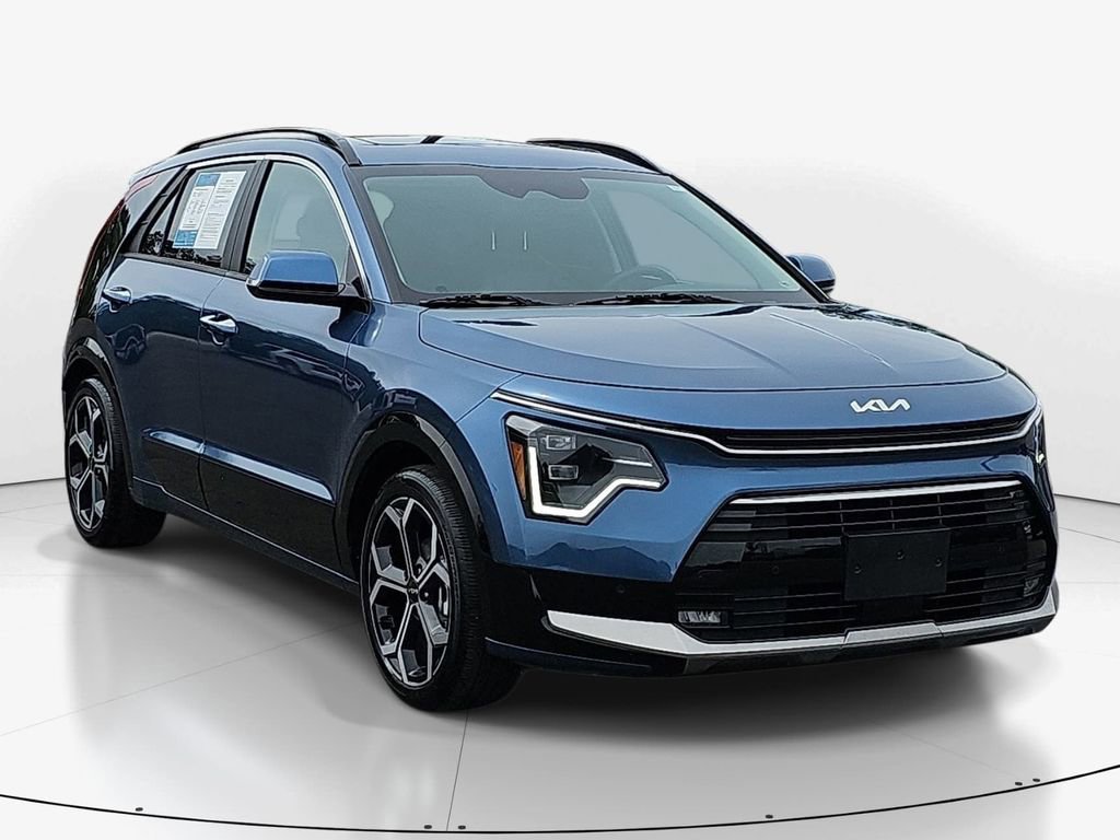 Used 2023 Kia Niro SX Touring FWD image 2