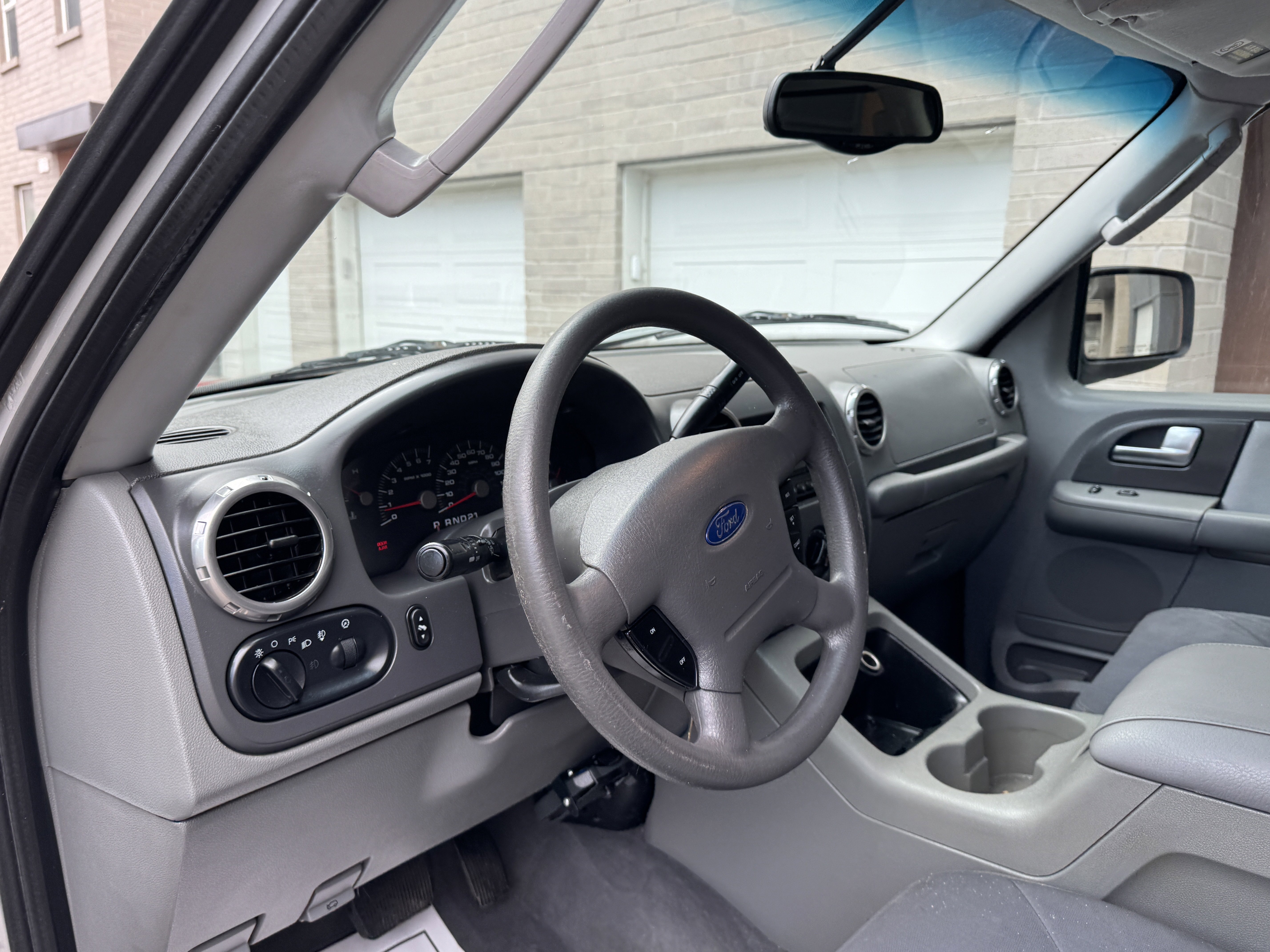 Used 2004 Ford Expedition XLT AWD/4WD image 15