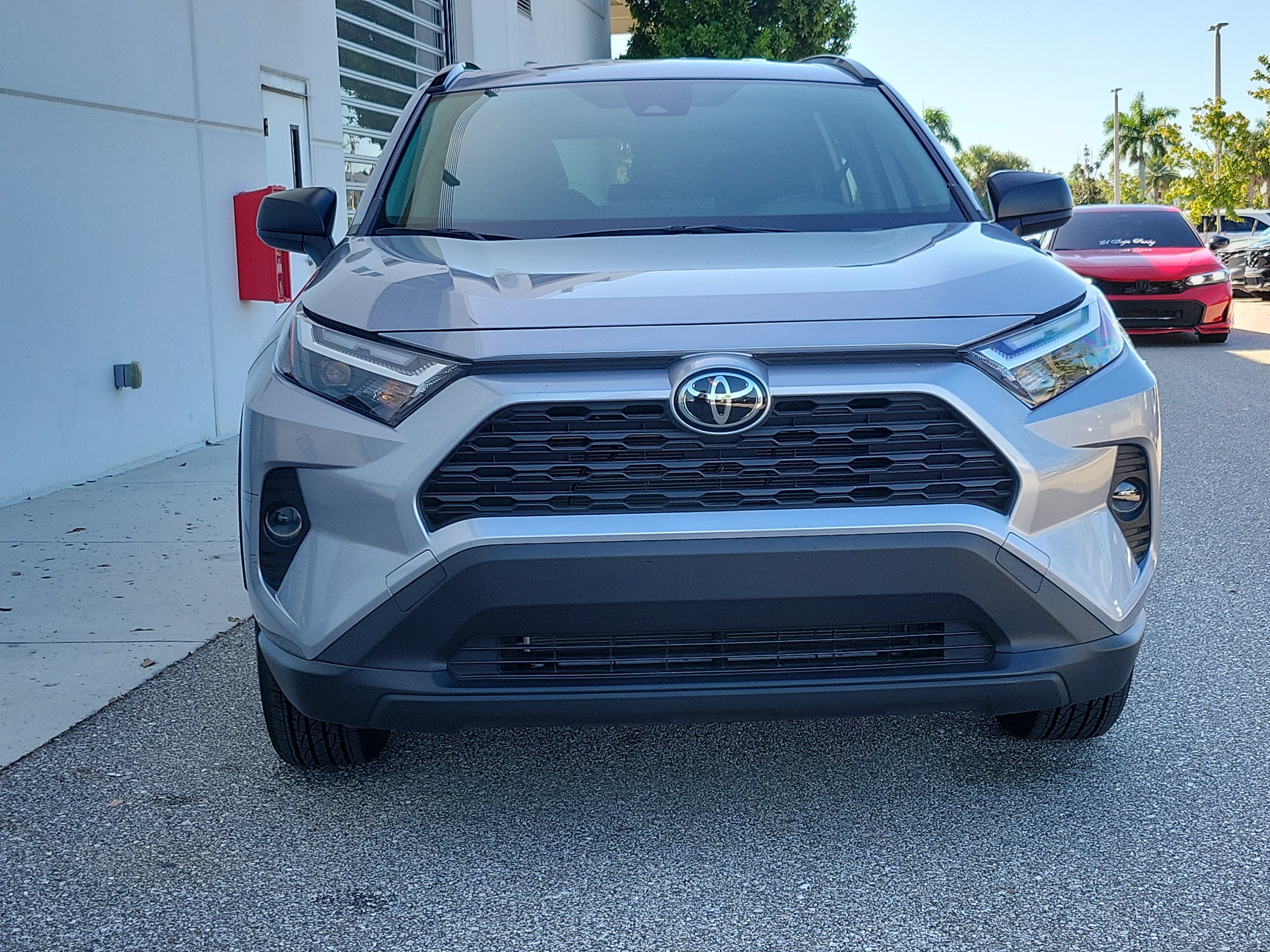 Used 2025 Toyota RAV4 LE AWD/4WD image 2