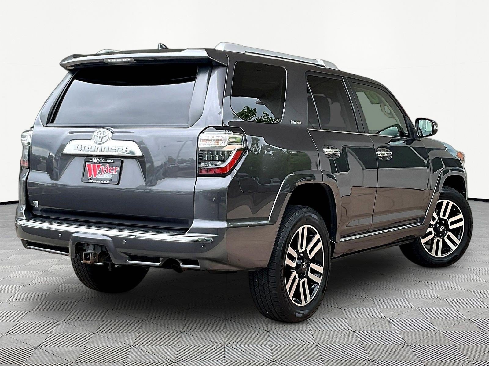 Used 2020 Toyota 4Runner Limited AWD/4WD image 6