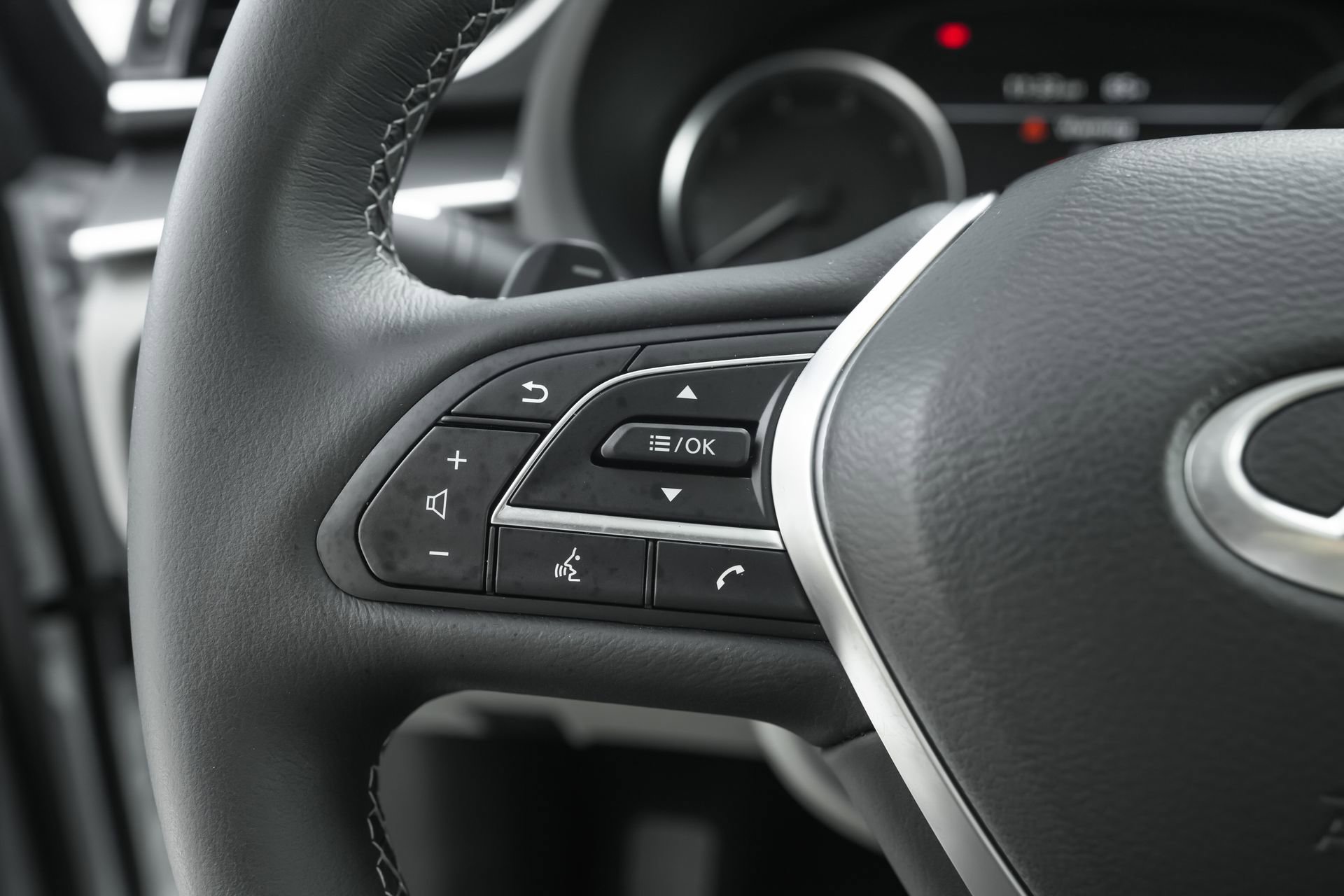 Used 2025 INFINITI QX50 Luxe image 14