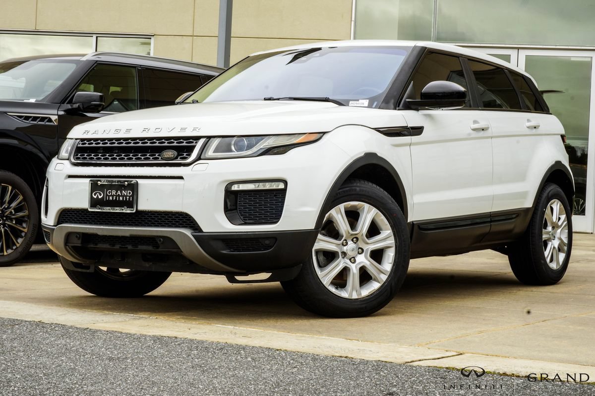 Used 2018 Land Rover Range Rover Evoque SE AWD/4WD image 1