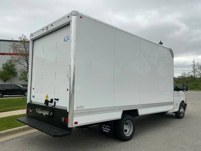 New 2026 Chevrolet Express 4500 w/ Power Convenience Package RWD image 6