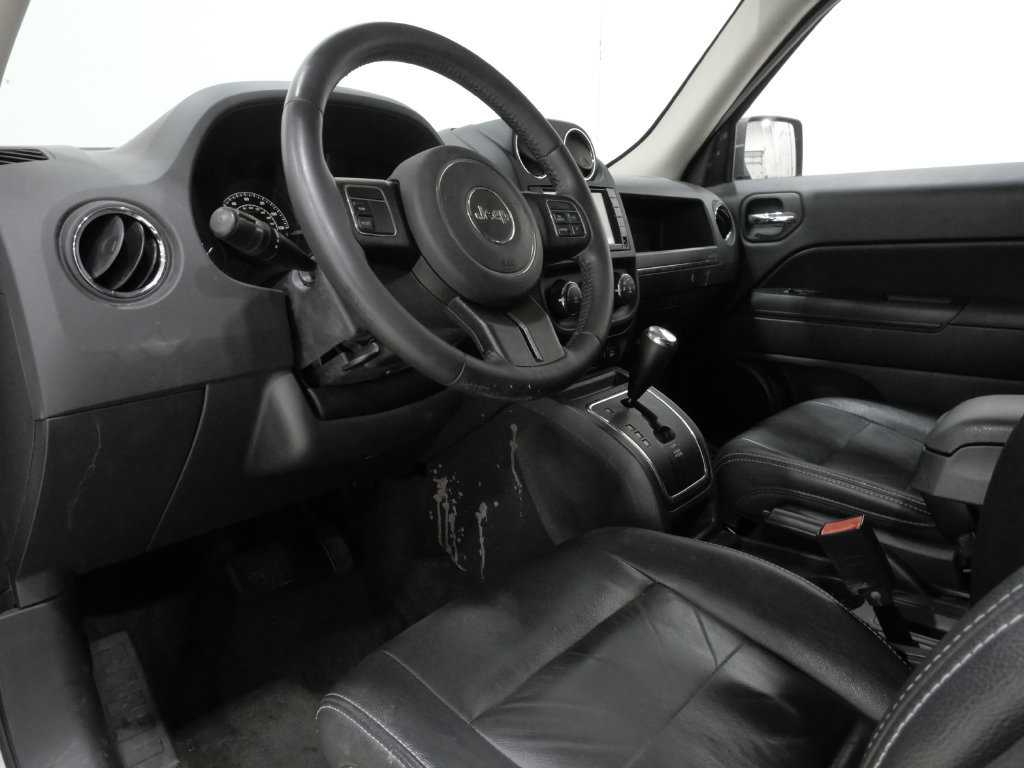 Used 2017 Jeep Patriot High Altitude FWD image 11