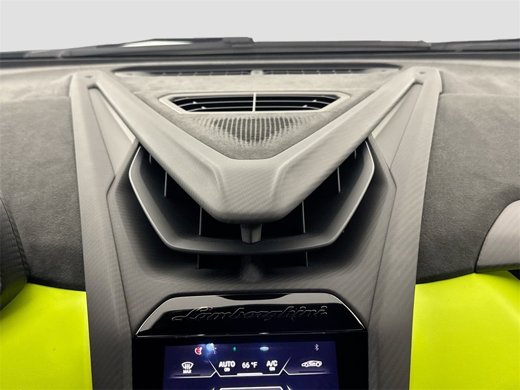 Used 2024 Lamborghini Revuelto image 26