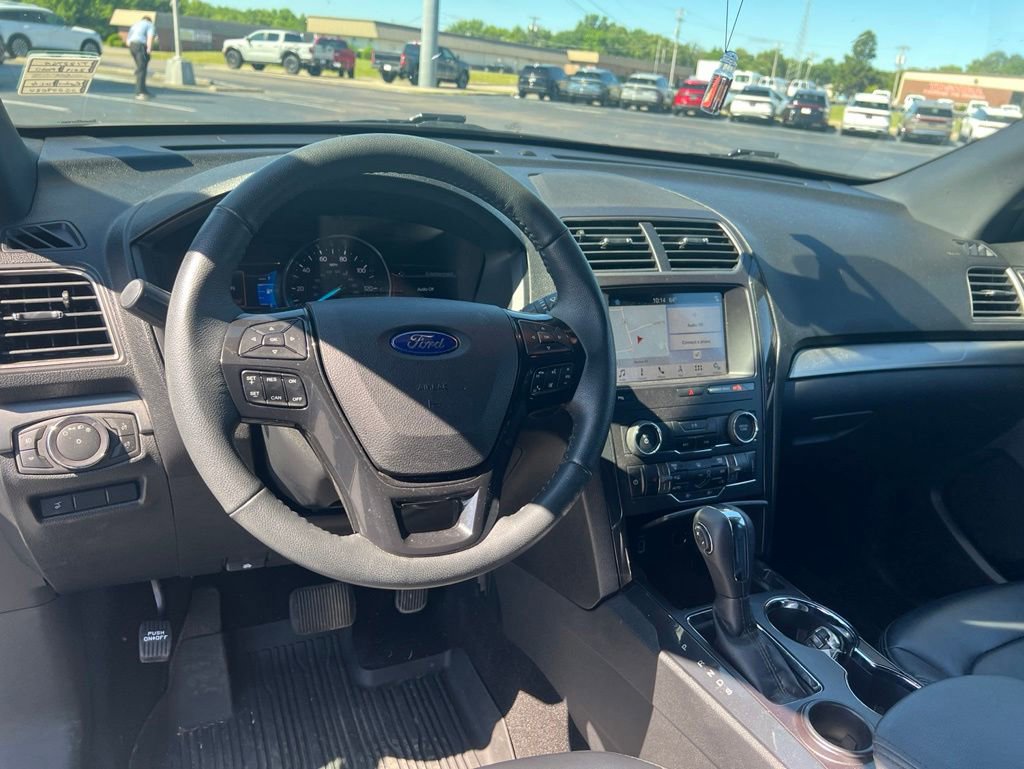 Used 2019 Ford Explorer XLT w/ Equipment Group 202A FWD image 10