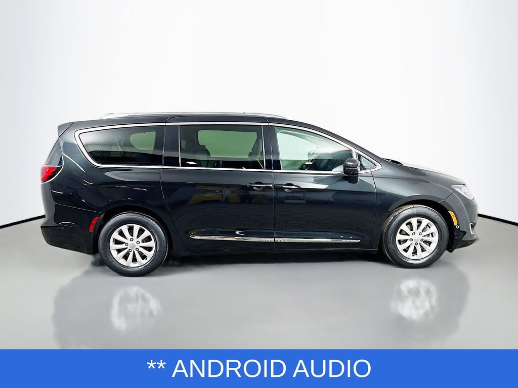 Used 2019 Chrysler Pacifica Touring-L w/ Advanced Safetytec Group image 4