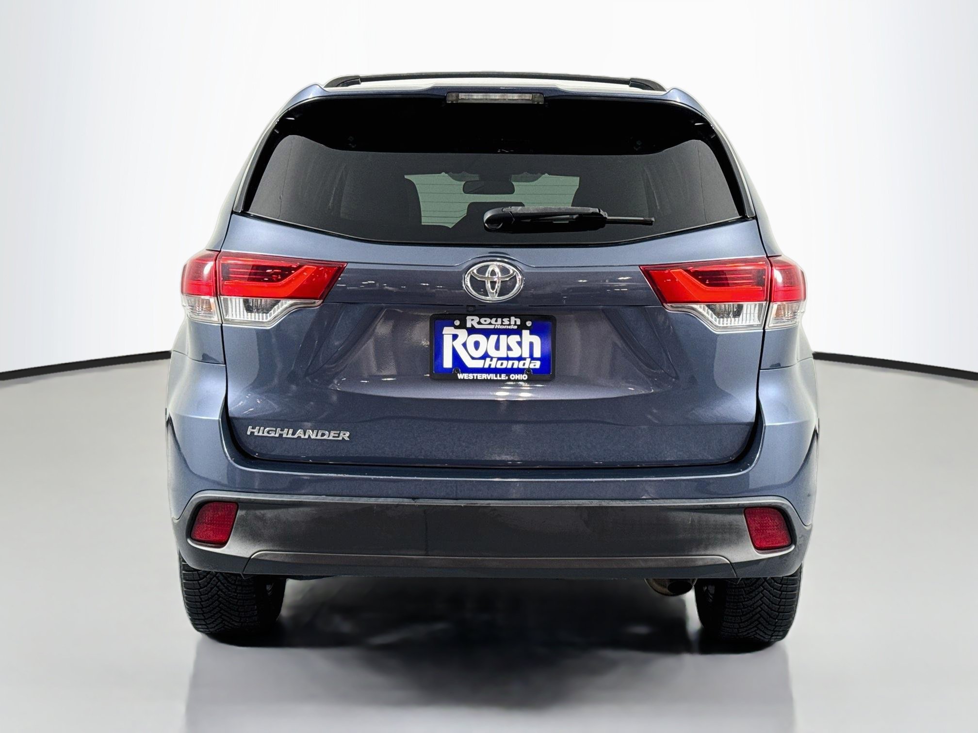 Used 2019 Toyota Highlander LE FWD image 6