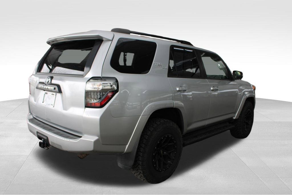 Used 2020 Toyota 4Runner TRD Off-Road AWD/4WD image 15
