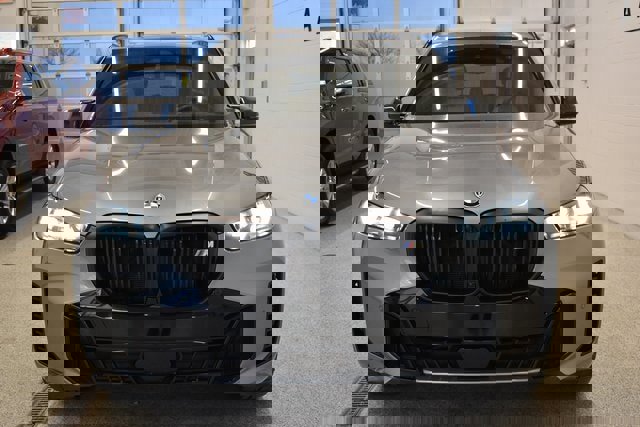 Used 2024 BMW X5 M60i w/ Executive Package image 3