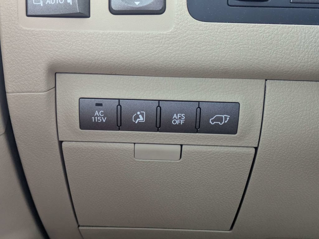 Used 2009 Lexus LX 570 4WD image 25