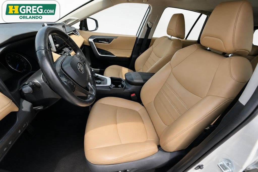 Used 2021 Toyota RAV4 XLE Premium AWD/4WD image 10