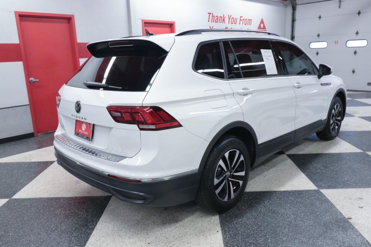 Used 2024 Volkswagen Tiguan S w/ MDO Package, Three-Row FWD image 31