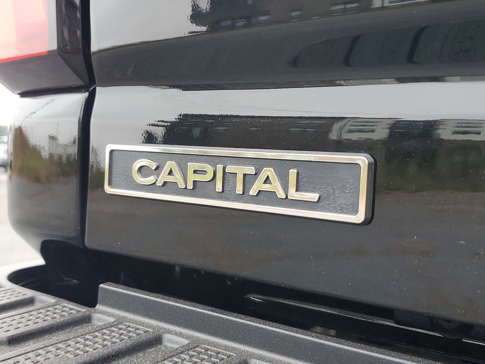 New 2025 GMC Sierra 2500 SLT w/ SLT Premium Package image 8