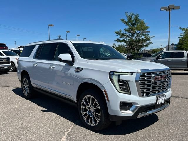 New 2026 GMC Yukon XL Denali w/ Denali Reserve Package AWD/4WD image 7