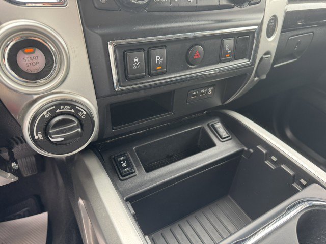 Used 2019 Nissan Titan SV w/ SV Convenience Package image 16