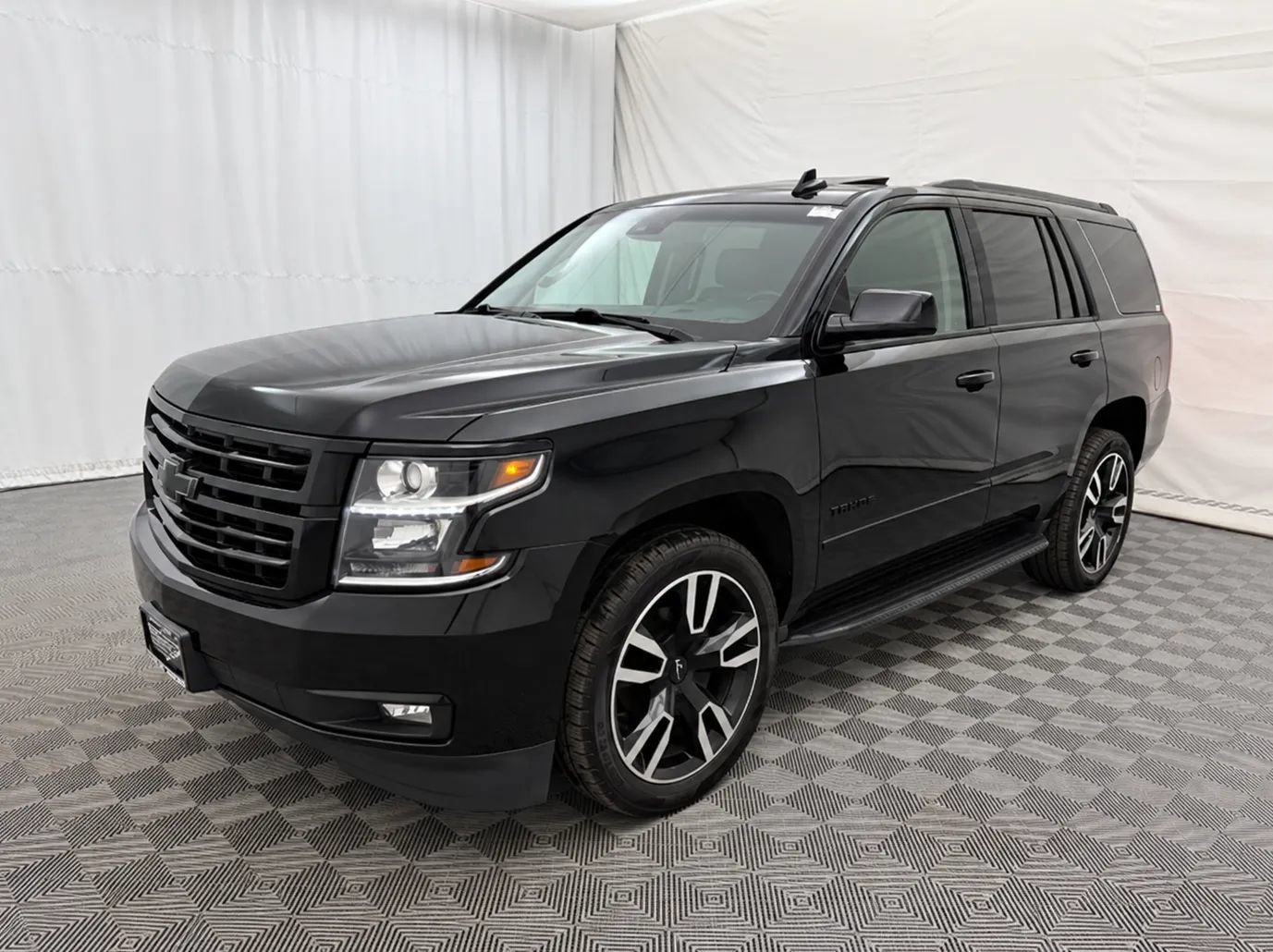 Used 2018 Chevrolet Tahoe Premier AWD/4WD image 2