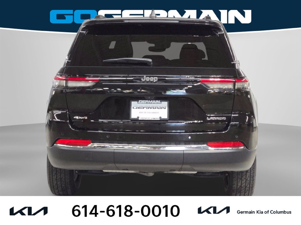 Used 2023 Jeep Grand Cherokee Laredo w/ Luxury Tech Group I AWD/4WD image 9