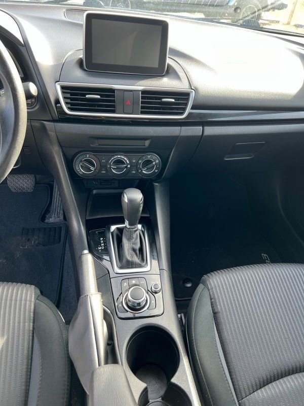 Used 2016 MAZDA MAZDA3 i Sport w/ Preferred Equipment Package image 12