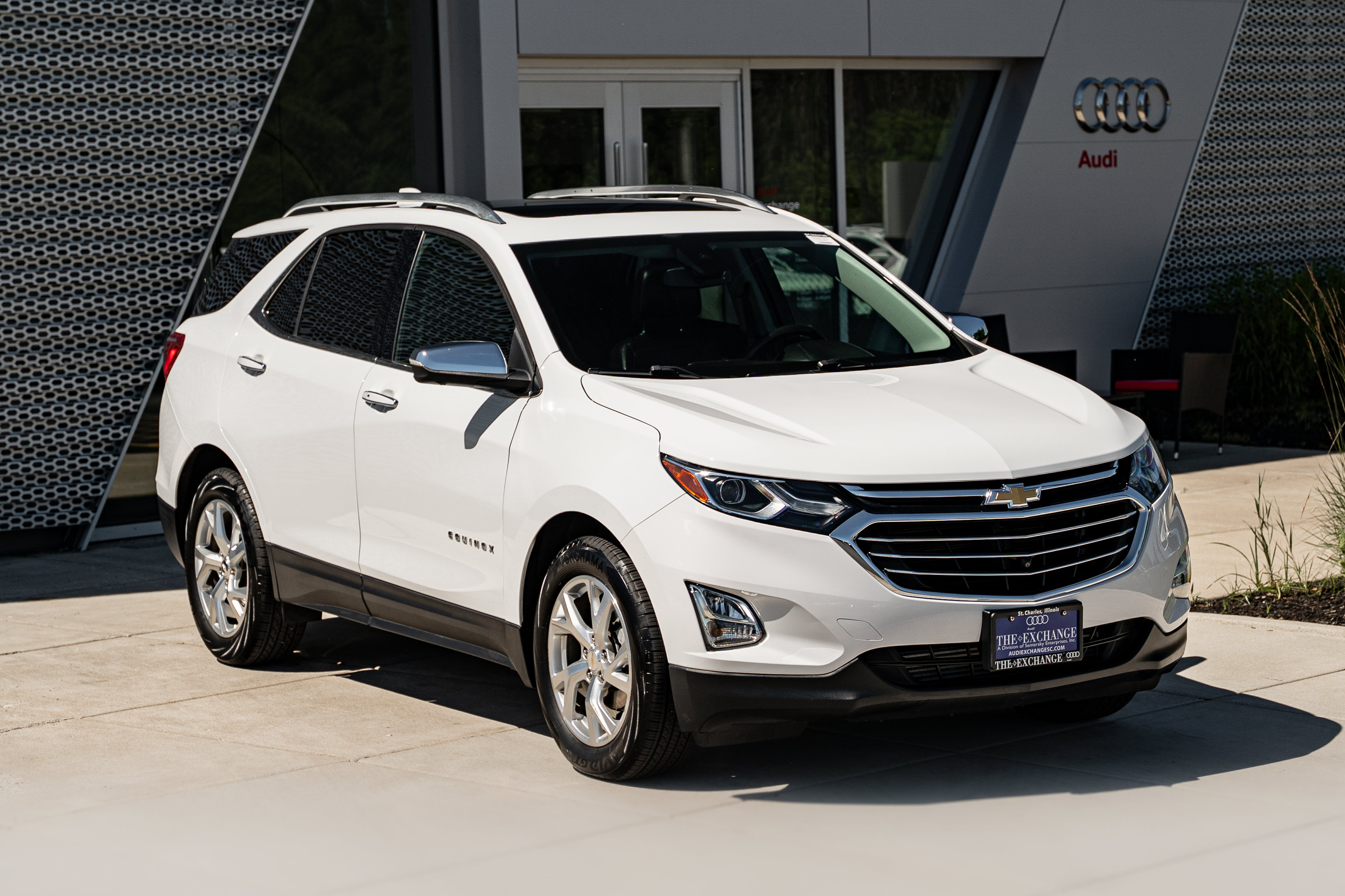 Used 2020 Chevrolet Equinox Premier FWD image 2
