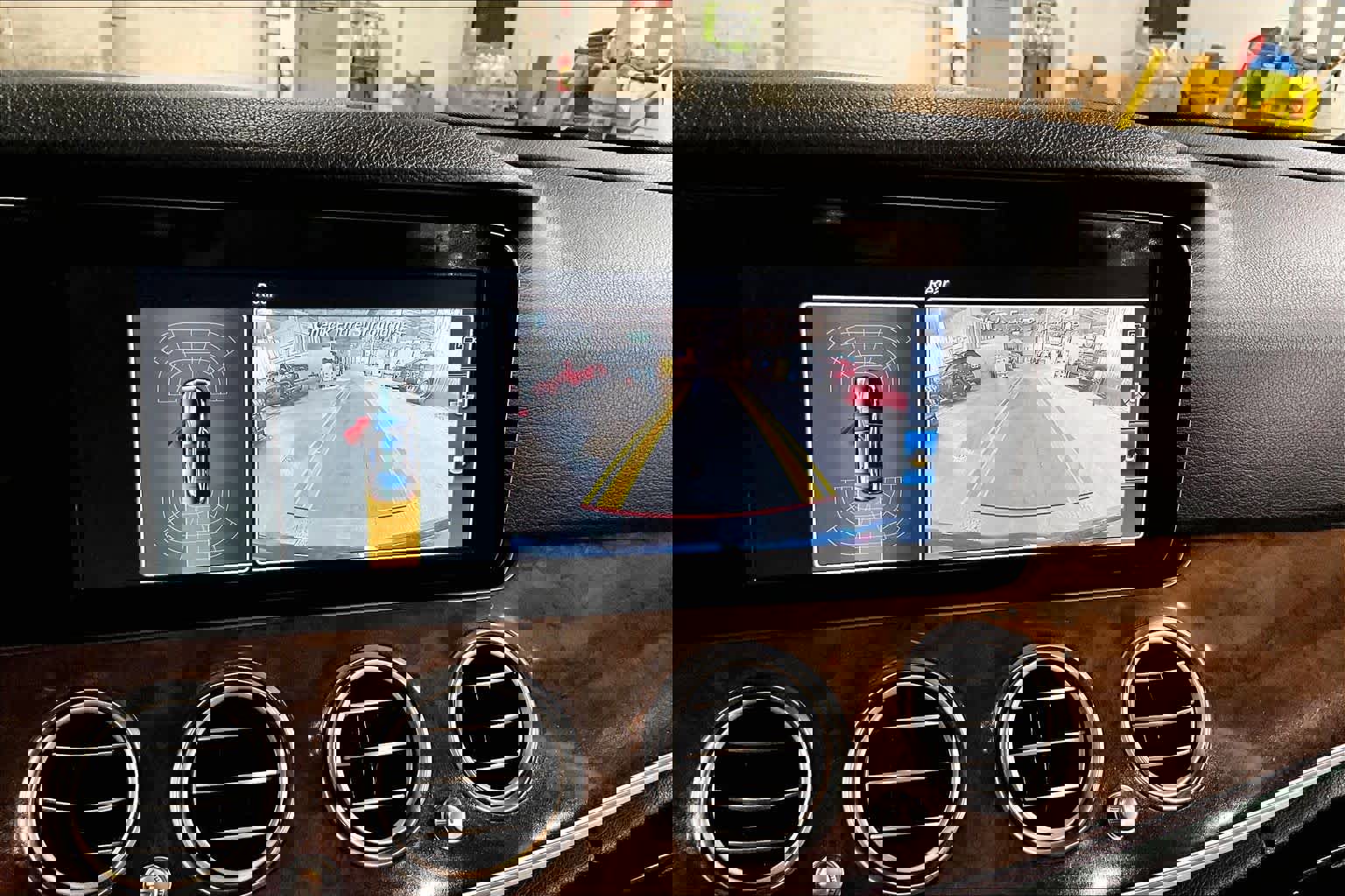 Used 2017 Mercedes-Benz E 300 4MATIC image 26