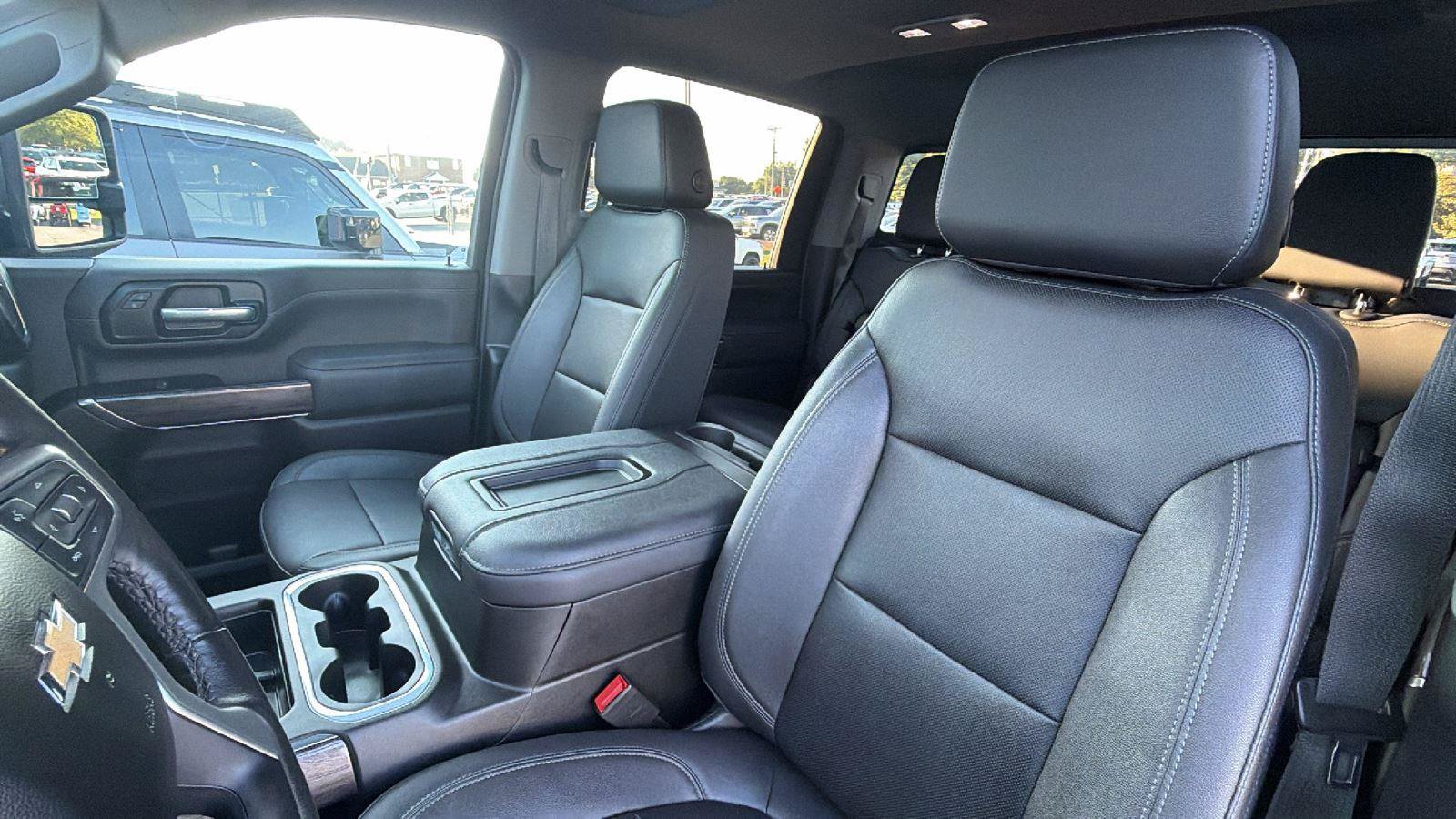 Used 2022 Chevrolet Silverado 2500 LTZ w/ LTZ Premium Package AWD/4WD image 6