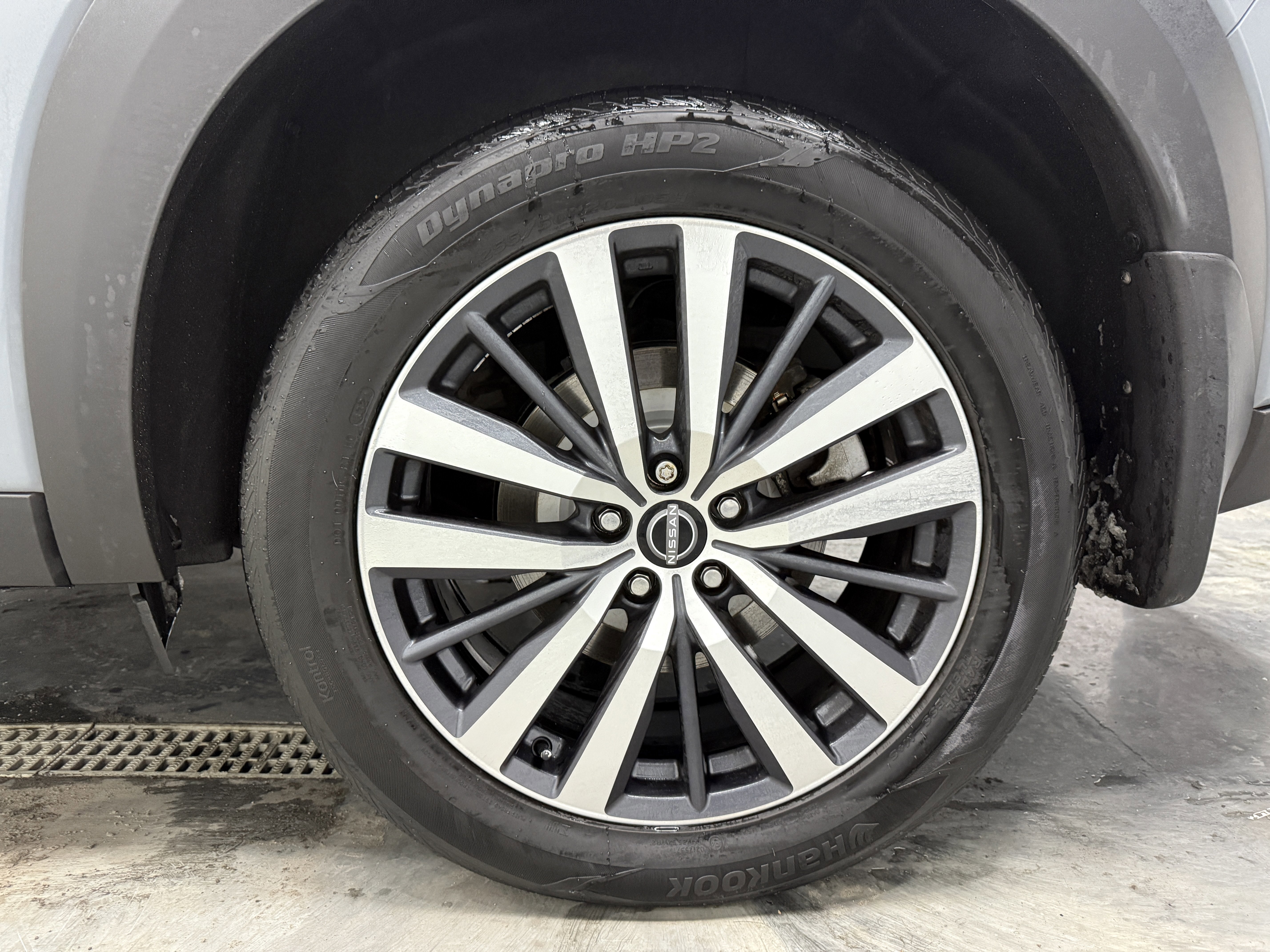 Used 2022 Nissan Pathfinder Platinum image 33