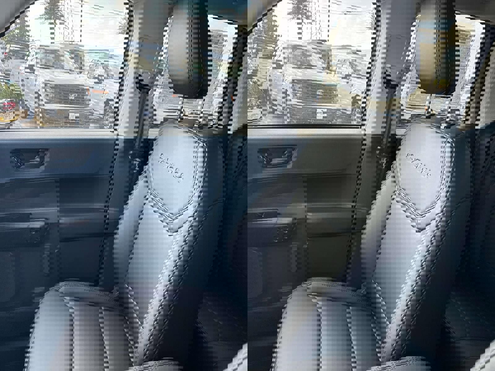 New 2025 Ford Maverick Lariat w/ Black Appearance Package image 27