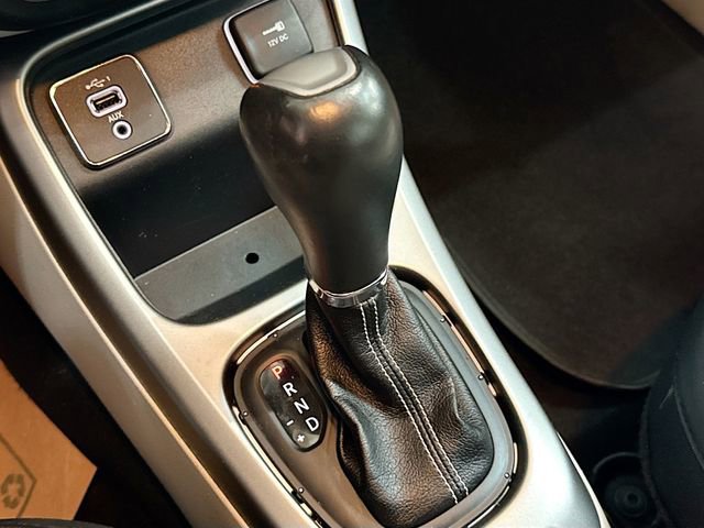 Used 2019 Jeep Compass Latitude w/ Popular Equipment Group FWD image 17